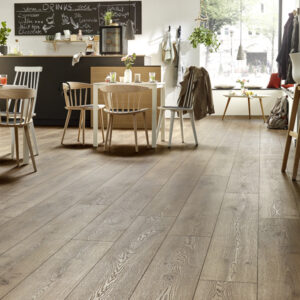 MAMMUT PLUS WIDE LONG PLANK MOUNTAIN OAK BROWN LAMINATE FLOORING AC5