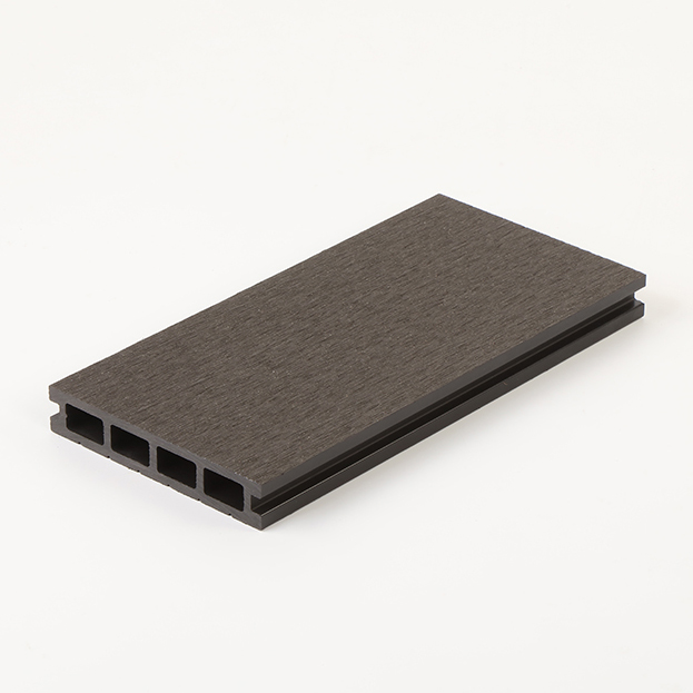 Portland Montana Composite Decking - Image 12