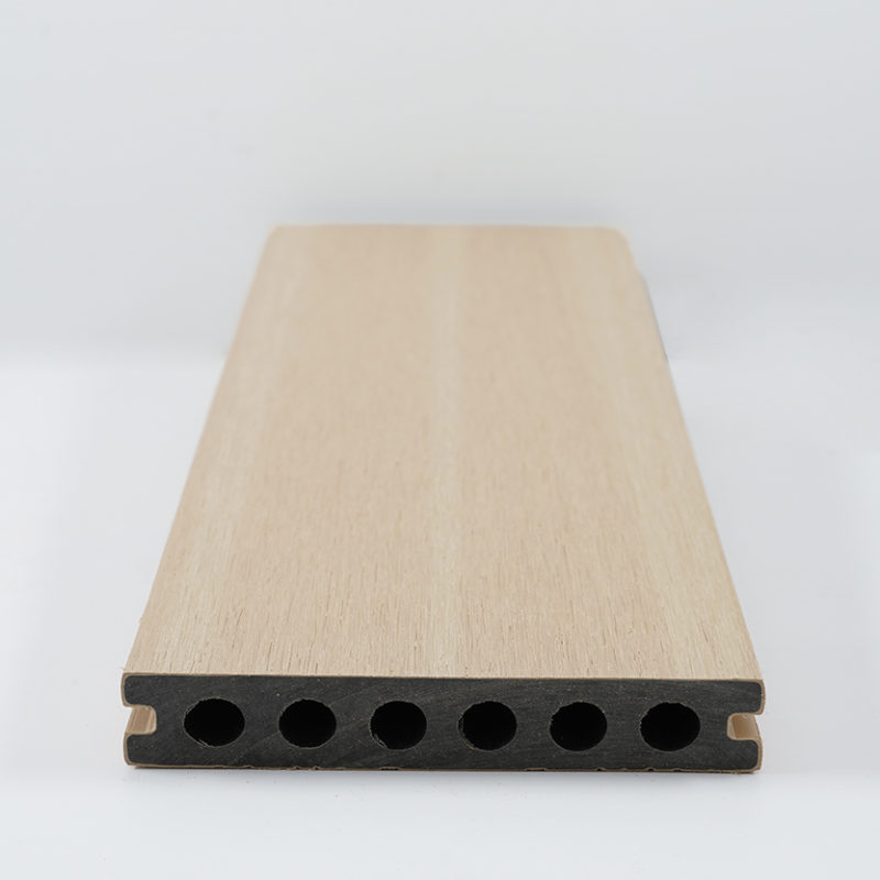 Ultrashield Naturale Composite Decking - Image 15