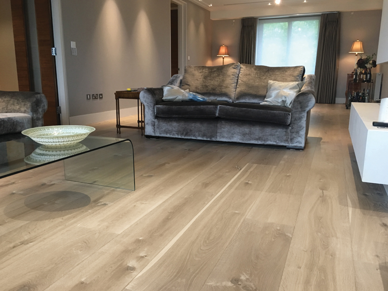 RENAISSANCE OAK MESSINA SMOKED PLANED EXTRA WHITE UV OIL/WAX ENGINEERED FLOORING - Image 2