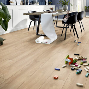 MAMMUT PLUS WIDE LONG PLANK MACRO OAK LIGHT LAMINATE FLOORING AC5