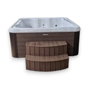 Acrylic square hot tub with external heater - Image 4