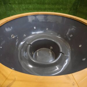 Fibreglass hot tub with external heater - Image 27